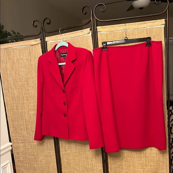 Women’s Evan Picone Vintage 2 piece skirt suit. Red. Size 14 - Picture 1 of 14